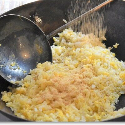 中華の素まるさんふりふり万能中華パウダーお徳用国産牡蠣ほたてを贅沢にチャーハンちゃんぽんスープ野菜炒めタンメン焼きそばヘルシータイプカロリーオフタイプ国産国内製造