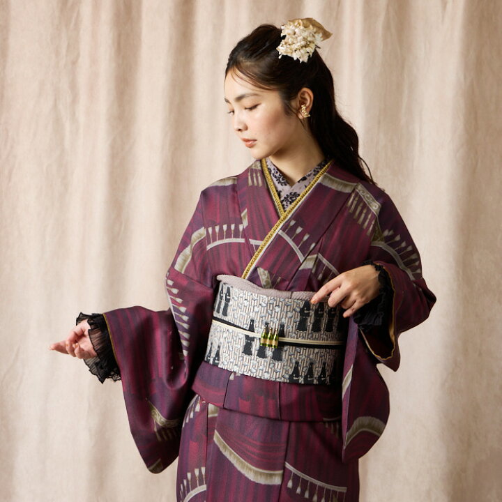 アンティーク✿︎正絹レトロモダン模様ちりめん小紋きもの | 国華黒 -洋服染め替えリフォーム・アンティーク着物販売- 美品昭和レトロ　着物小紋　シック　連続模様　広襟