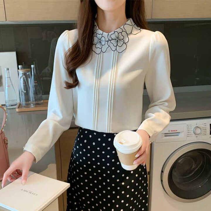 楽天市場 きれいめ レディース ファッション スタンドカラー 清楚 きちんと感 白 ホワイト お嬢様 ブラウス レディース 長袖 トップス 花柄 襟コンシャス オフィスカジュアル 通勤服 オフィス 大きいサイズ 韓国 上品 韓国服 韓国ファッション パール タックブラウス