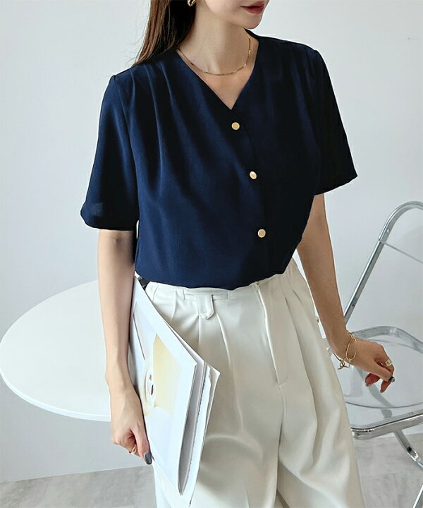 セール】 クリスタルコットン ギャザーVネックブラウス （シャツ・ブラウス）｜TOMORROWLAND / トゥモローランド ファッション通販  タカシマヤファッションスクエア LANMERTREE レディース ボタン フェイク ツーピース ルーシュブラウス Vネック Tシャツ 夏 Vネック コールドショルダ