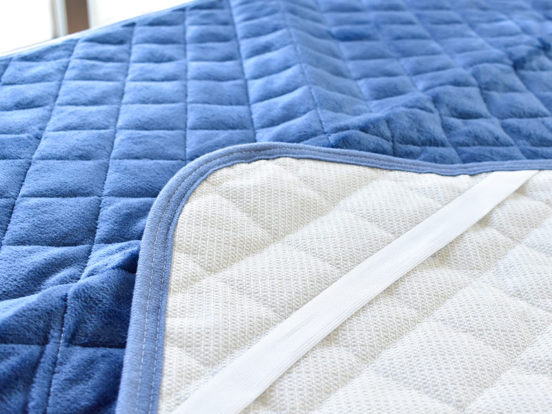 楽天市場】滑り止め付き 置くだけ簡単 OKIPPA 毛布敷きパッド 暖か 