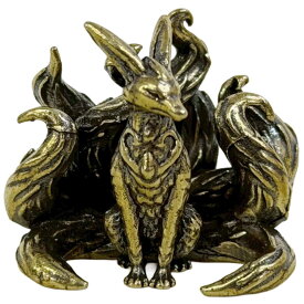 【予約商品】【普通郵便発送】 真鍮 九尾 狐 ミニ 置物 神話の狐像 ミニチュア 九尾の狐 銅製像 デスクオーナメント ホームデコ インテリア小物 お守り 厄除け 魔除け 縁起物 風水グッズ 招福アイテム 開運フィギュア 狐のミニ像 ゴールド 高級感 プレゼント ギフト