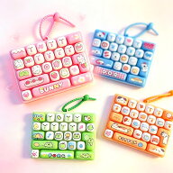 キーボード キーホルダー フィジェット【26キー・癖になるカチカチ音】パソコン キーボード おもちゃ カ…
