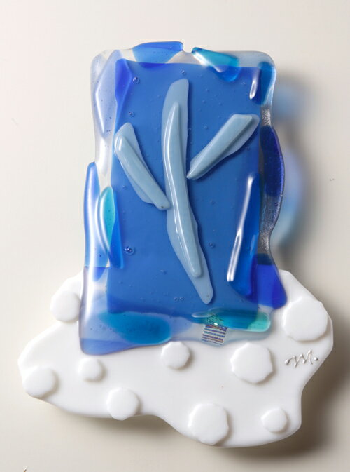 片山みやび、気まぐれな遠行、ガラスレリーフ