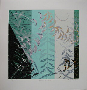 ŉ/mJbg  Bloom in blue A[g  