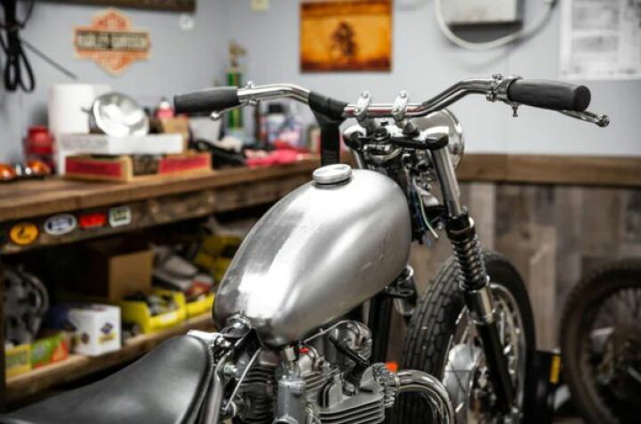 楽天市場】Lowbrow Customs バナナガスタンク ディープトンネル 1.8 