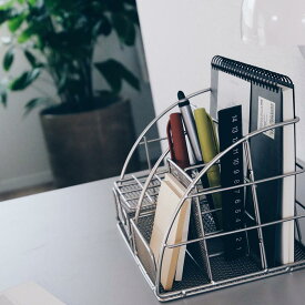 【365日配送】最大1000円OFFクーポン！ デスクオーガナイザー　シルバー　スチール　ペン立て　ペンスタンド　コスメボックス　収納　整理　韓国インテリア　韓国　おしゃれ　モダン　シンプル　インテリア雑貨　収納ボックス 【e.trema.】【エトレマ】