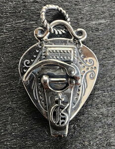 galcia PENDANT GUITAR PICK GRETSCH FILTERTORON PICKUP BIGSBY Vibrato Bridge Tremolo SKULL CROSSBONES �K���V�A�@�M�^�[�s�b�N�@�y���_���g�@�t�B���^�[�g�����@�s�b�N�A�b�v�@�r�O�X�r�[�@�g�������@�i24NT-FTP001SS�j