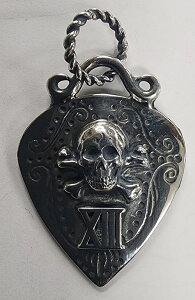 galcia PENDANT "SKULL & XIII" SKULL CROSSBONES XIII GUITAR PICK KVA XJNX{[ 13 M^[sbN@y_g@(23NT-PST001SS)