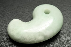 糸魚川ヒスイ勾玉30mm AAグレード 原産地証明書付