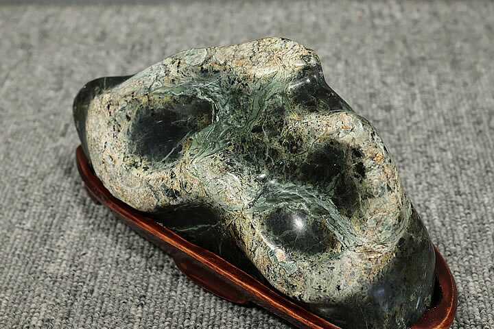 楽天市場】蛇石(蛇、水石)0.9kg 木製台付き : ギャラリーメイスン