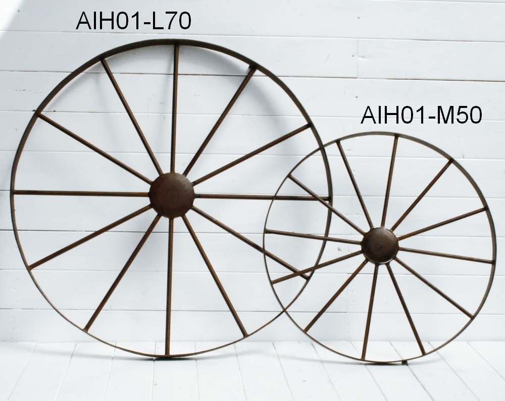 定番から日本未入荷ガーデンデコホイール　車輪L型（AIH01-L70）〜アイアン製　アンティーク風　錆びた感じのタイヤスタンド〜