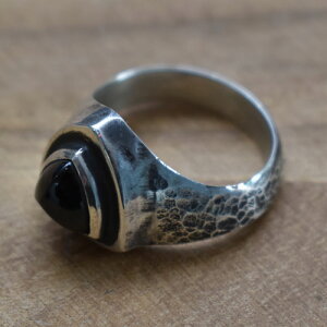 HENSON / �w���\��Trillion Garnet Signet Ring�@�g�����I���K�[�l�b�g�V�O�l�b�g�����O�y18���z