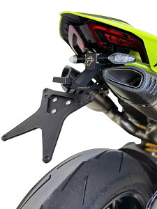 TERMIGNONI:�e���~�j���[�j:DUCATI �p�j�K�[��V4_SFV4_�`�^���i���o�[�v���[�g�z���_�[ D23109490N