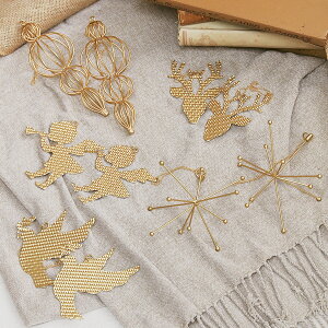 y Alsace(R) KizNX}Xc[ yPiz{^I[ig Amelie(A) AUXc[  k X A Christmas Xmas tree