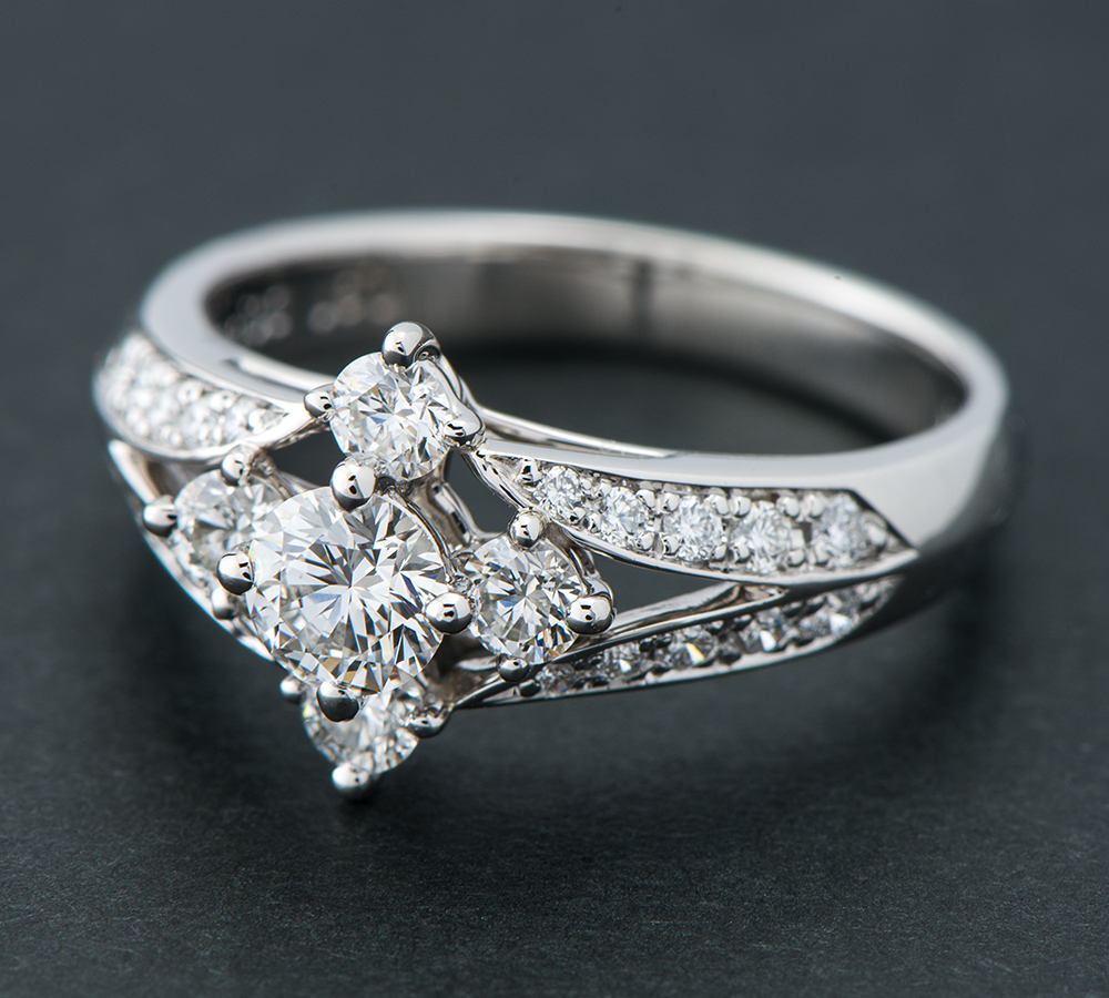 サバース ダイヤモンド0.31ct ダイヤモンド 計0.50ct プラチナ900 10号 リング・指輪（2200000431578）
