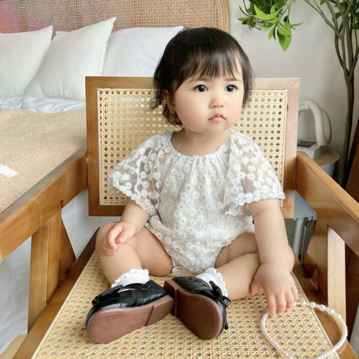 楽天市場 ベビー服 女の子 半袖 春夏 春 夏 かわいい おしゃれ 花柄刺繍 ロンパース ハーフバースデー フリル 赤ちゃん 赤ちゃん服 ベビー ベビー服 子供 子ども 子供服 子ども服 韓国子供服 韓国 韓国子ども服 海外子供服 海外子ども服 ホワイト 60cm 70cm 80cm 90cm