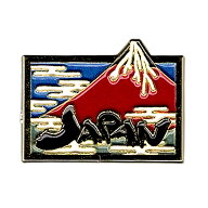 ピンバッジ 浮世絵 版画 赤富士 和柄 ピンバッチ ピンズ 3cm x 2.3cm安全留め具付き 葛飾北斎 ジャパン …