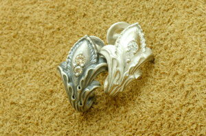 Mad Graffiti マッドグラフィティ ソレンニティーMピアス ブラック1P 片耳用 シルバー シルバーピアス スタッドピアス メンズ レディース 男性 女性 彼氏 彼女 誕生日 記念日 プレゼント 人気 お