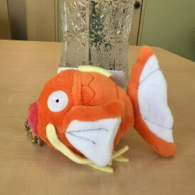 【送料無料・ラッピング無料】 ポケモン ぬいぐるみ マスコット コイキング Sサイズ オールスターコレクション ALL STAR COLLECTION 三英貿易 グッズ キーホルダー 雑貨 おもちゃ はねる 最弱 赤 魚 癒し キャラクター ゲーム アニメ プレゼント ギフト 誕生日 贈り物