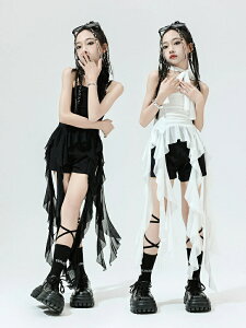 子供ダンス チアガール 女の子 3点セット パンツ 白 黒 トップス 袖なし ソックス ショーツ 子供服 おしゃれ 夏 可愛い ダンス服 ジャズ ヒップホップ hiphop チームダンス 小学生 中学生 kpop 発