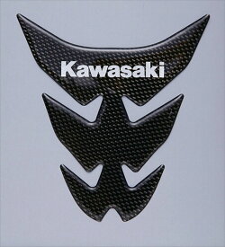 【KAWASAKI（カワサキ）】 J2007-0037 【ポスト投函便発送】カワサキタンクパッド　（カーボン調） Kawasaki