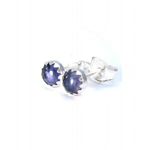 ȃACICg X^bh sAX 4 mm X^bh oCIbgF̕ Twisted Designs Jewelry Tiny Iolite Stud Earrings 4mm Cartilage Studs Violet Color Gemstone