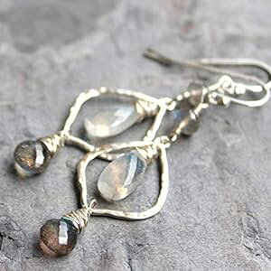 ���u���h���C�g ���[���X�g�[�� �C�������O �X�^�[�����O �V���o�[ �n���}�[�h �����^�� �z���C�g �O���[ Aerides Designs Labradorite Moonstone Earrings Sterling Silver Hammered Lanterns White Gray