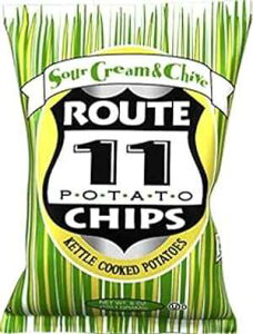 [g 11 |eg`bvX : T[N[ & `Cu (12  (e 6 IX)) Route 11 Potato Chips : Sour Cream & Chive (12 bags (6 oz each))