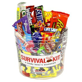 All City Candy の究極のサバイバル キット ギフト バケット All City Candy's Ultimate Survival Kit Gift Bucket