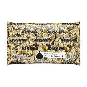HERSHEY'S KISSES S[hzC~N`R[gAA[hLfBAʕA66.7IXoNobOi400j HERSHEY'S KISSES Gold Foils Milk Chocolate with Almonds Candy, Individually Wrapped, 66.7 