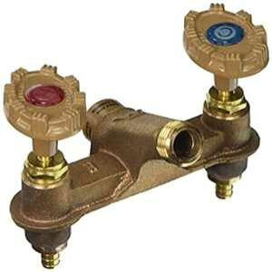 �E�b�h�t�H�[�h 122PX �ǂ̎֌� Woodford 122PX Wall Faucet
