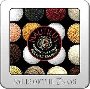 7 ̊C̉ m[`X O V[ \g Tv[ (JX^G{Xʓ) Salts of the 7 Seas, LLC Salts of the 7 Seas Nautilus Gourmet Sea Salt Sampler in a Custom Embossed Tin
