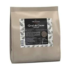 Valrhona Grue De Cacao Cocoa Nibs. Roasted Cocoa Beans Add Crunchy Texture and Visual Appeal. Sprinkle Over Desserts Or Fold Into Cookies or Ice Cream. Strong Chocolate Flavor. 1kg (1 Bag)