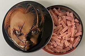 Child's Play `bL[ T[`F[ LfBiCt - Wl̂ - T[`F[ Boston America Child's Play Chucky Sour Cherry Candy Knives - One (1) Collectible Tin - Sour Cherry Flavor