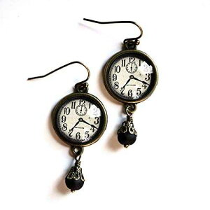 ���Ɣ��̃X�`�[���p���N���v�C�������O The Divine Iguana Black and White Steampunk Clock Earrings