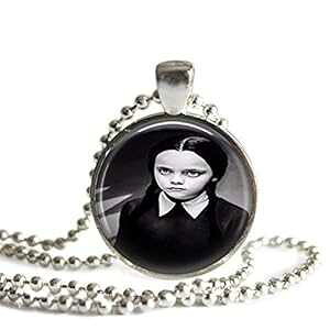 Wednesday Addams 1 �C���` �V���o�[ ���b�L �s�N�`���[ �y���_���g �l�b�N���X The Spider's Parlor Wednesday Addams 1 inch Silver Plated Picture Pendant Necklace