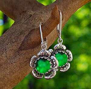 TCN Be[W 1960 N O[ r[r X^[O Vo[ t[ o[obN CO Bottled Up Designs Recycled Vintage 1960's Green Beer Bottle Sterling Silver Flower Leverback Earrings