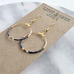 S[hbL̃C[C[ɃlCr[ubVƃuY̏ȃr[Ỹt[vCO Libby & Smee Small Beaded Hoop Earrings in Navy Blush and Bronze on Gold-Plated Ear Wires