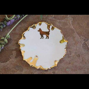 �z���C�g�ƃS�[���h�̃h�b�O�����O�f�B�b�V���A����̔S�y�E�l�̓���W���G���[�v���[�g Manuela Marino Ceramic White and Gold Dog Ring Dish, Handmade Clay Artisan Pottery Jewelry Plate