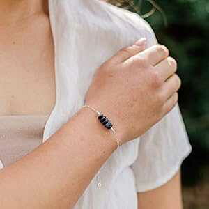 925 X^[OVo[̃Tt@CA r[Y o[ uXbg - {̕ Luna Tide Sapphire Bead Bar Bracelet in 925 Sterling Silver - Genuine Gemstone