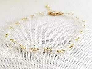 �N���A�N�H�[�c�u���X���b�g - �W�F���X�g�[���W���G���[ - ���C���[���b�v���U���I�`�F�[�� - 14K �S�[���h�t�B���h CY Design Studio Clear Quartz Bracelet - Gemstone Jewelry - Wire Wrapped Rosary Chain - 14k Gold F