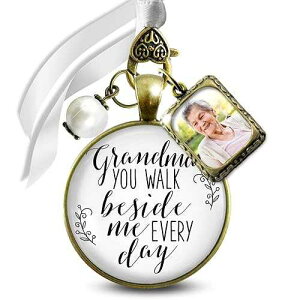 Gutsy Goodness Wedding Bouquet Charm Grandma You Walk Beside Me Every Day 1 Photo Frame Antique Bronze Memorial Keepsake Jewelry White Glass White Bead Bride's Memory of Grandmother DIY Picture Template