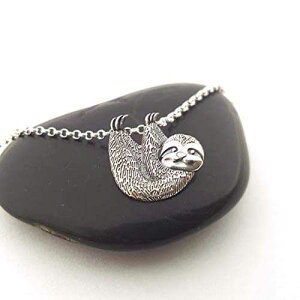 i}Pm `[ lbNX - X^[OVo[ - Aj} lbNX - ޏւ̃Mtg CY Design Studio Sloth Charm Necklace - Sterling Silver - Animal Necklace - Gift for Her
