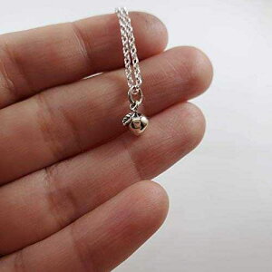 ^Cj[ Abv `[ - X^[OVo[ lbNX CY Design Studio Tiny Apple Charm - Sterling Silver Necklace
