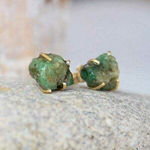 O[HGh X^bh sAXA14K S[h - 5 ̒a΃WG[ Designs by Nature Gems Green Raw Emerald Stud Earrings, 14K Gold - May Birthstone Jewelry