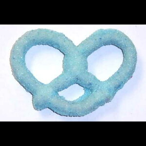 Scott's Cakes zCg`R[gŕꂽvbcFApXeCgu[VK[A1|h`FobO Scott's Cakes White Chocolate Covered Pretzels with Pastel Lite Blue Sugar in a 1 Po