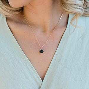 14K S[htBh̏ȃAWXg eBAhbv lbNX Tiny Amethyst Teardrop Necklace in 14k Gold Fill