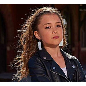 zCgɃsNƃCgu[̃Ob^[tFCNU[̑傫Ȓ`̃_OCO Summerfield Collection White with Pink and Light Blue Glitter Faux Leather Large Rectangle Dangle Earrings