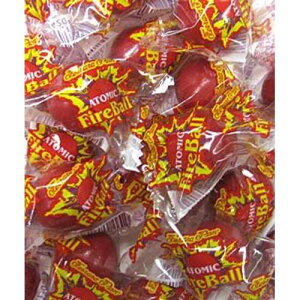 �A�g�~�b�N�E�t�@�C�A�{�[�� - 2.5�|���h Ferrara Pan Atomic Fireballs-2.5 lbs
